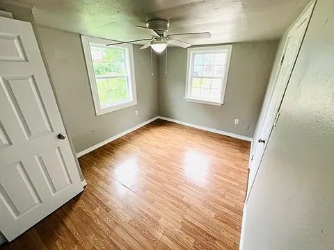 1007 N Florence Pl — Photo 5