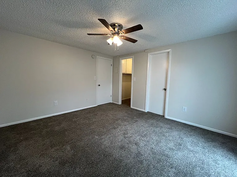 10th Street Square Apartments — Photo 17