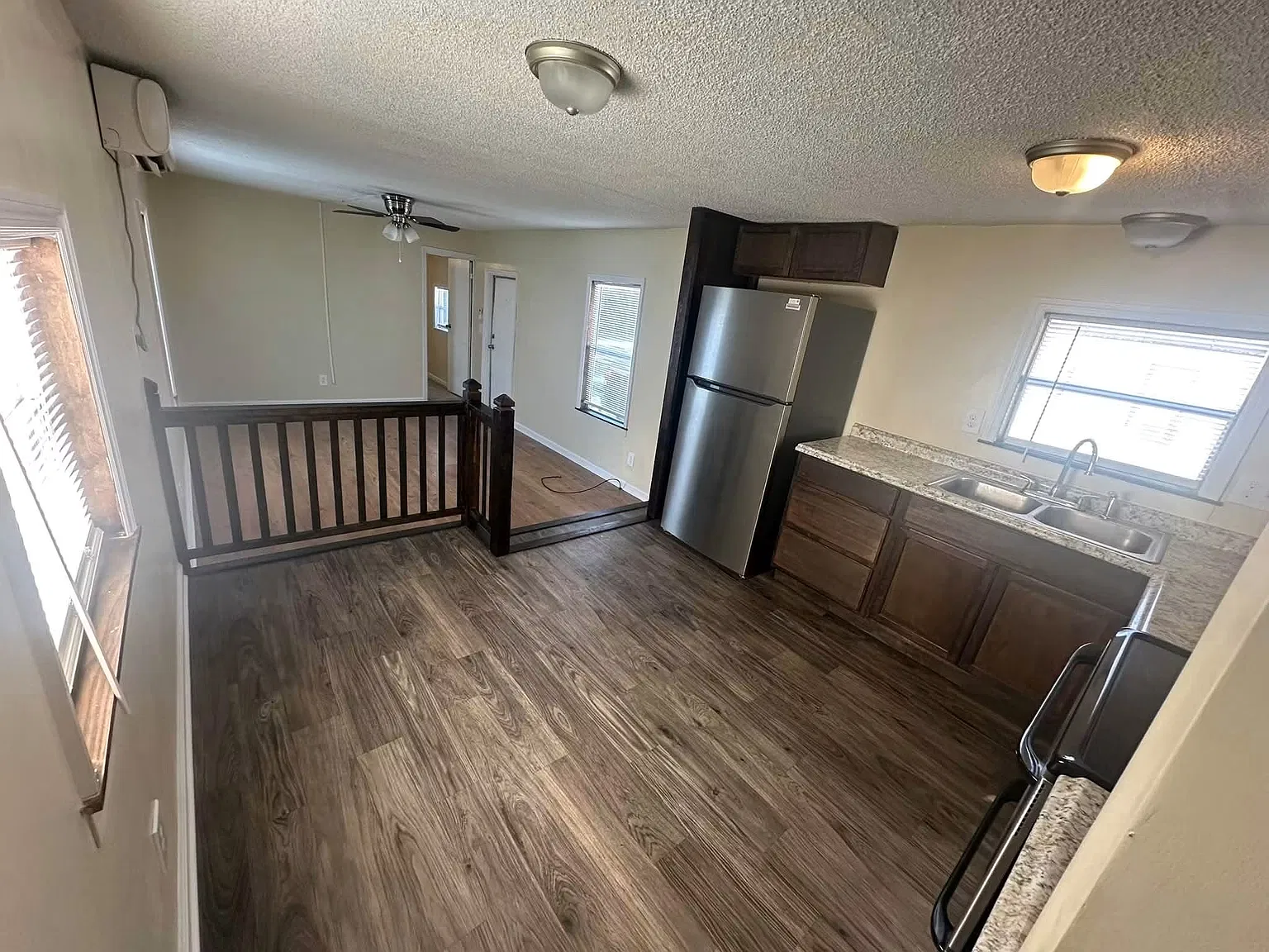 2 bed, 1000 sqft, $1,000 — Photo 3