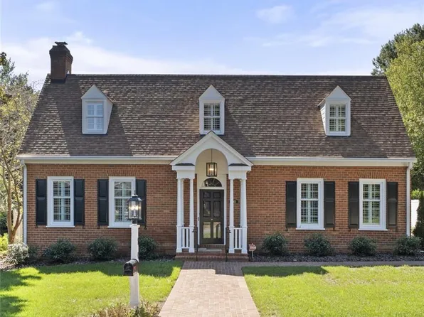 100 Muirfield Dr, Winston Salem, NC 27104