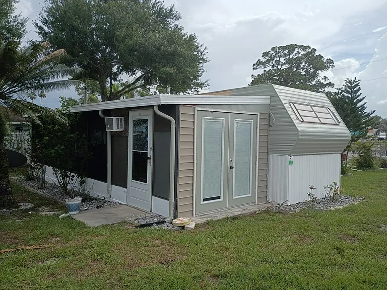 Sunshine MH & RV Resort — Photo 90