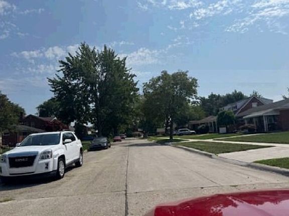 Exterior Neighborhood (street photo)