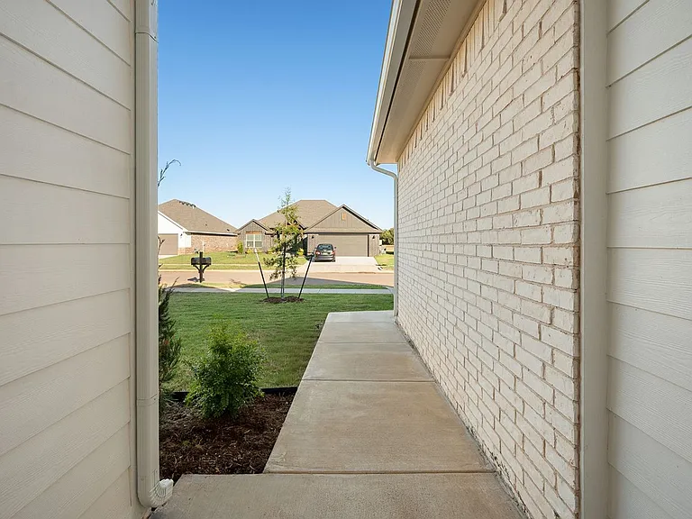 5017 Misty Wood Ln — Photo 7