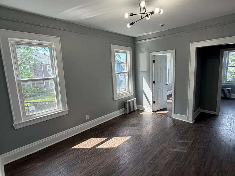 192 Mapes Ave #A — Photo 4