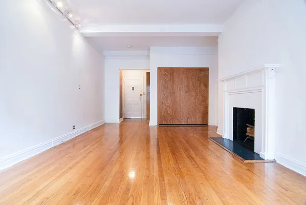 Rented by WAM Partners - William Moses Co. | media 117