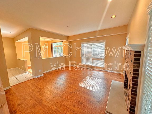 4th image of 2144 Yale Cir