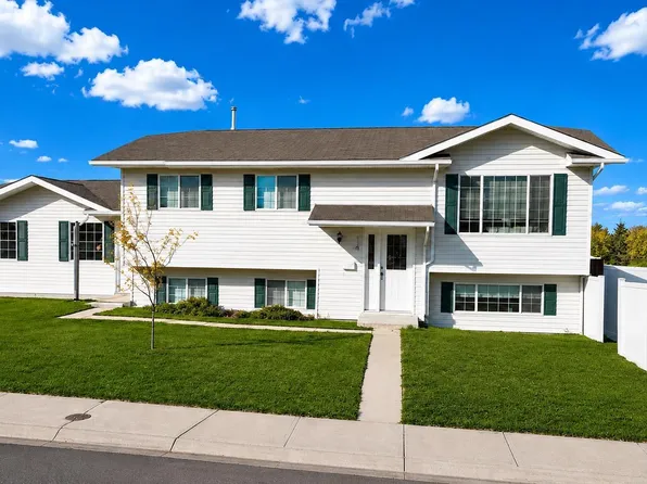 614 19th St, Cold Lake, AB T9M 1C6