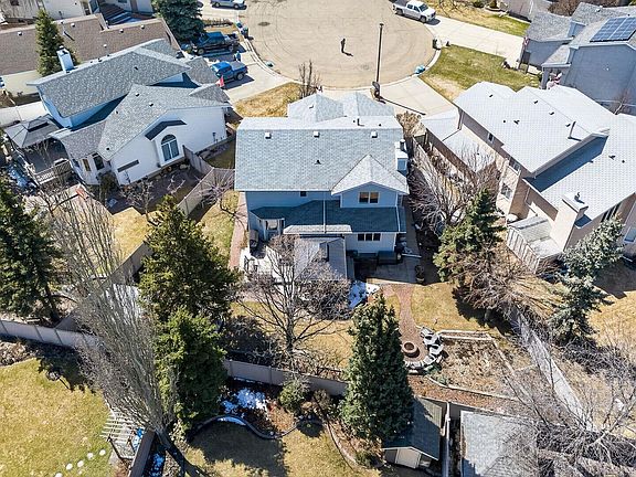 2nd image of 3108 36b Ave NW