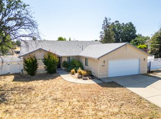 927 Paramount Way, Redding, CA 96003