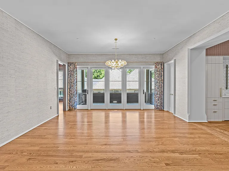 1172 Queens Rd #8 — Photo 45