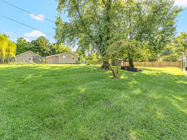 217 Buckingham Dr — Photo 43