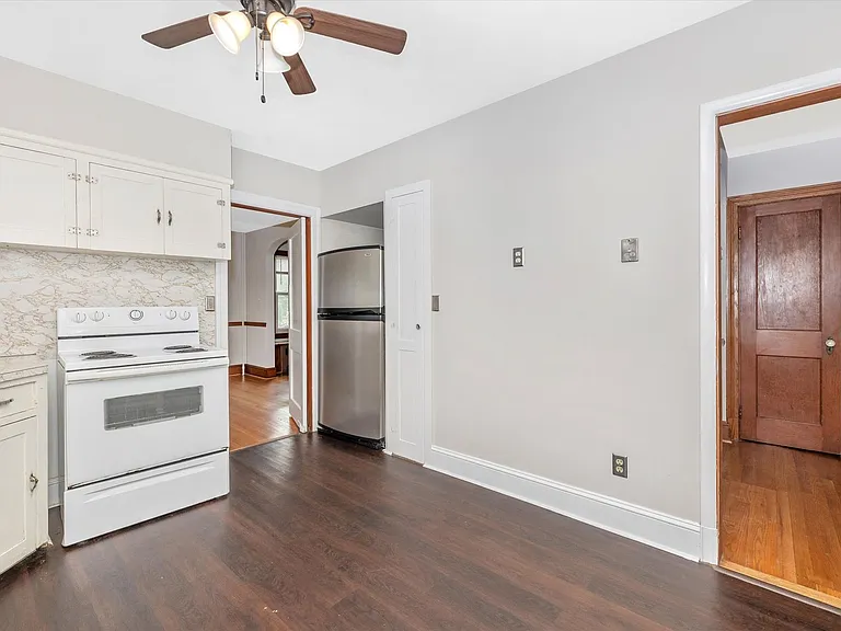 531 Lee Pl — Photo 18