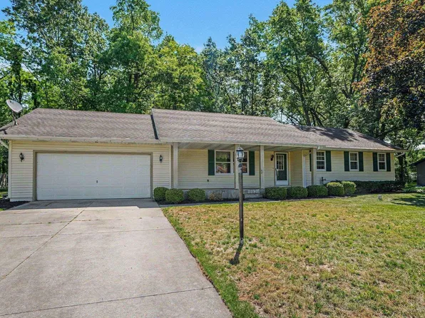 55864 Jefferson Knolls Dr, Osceola, IN 46561