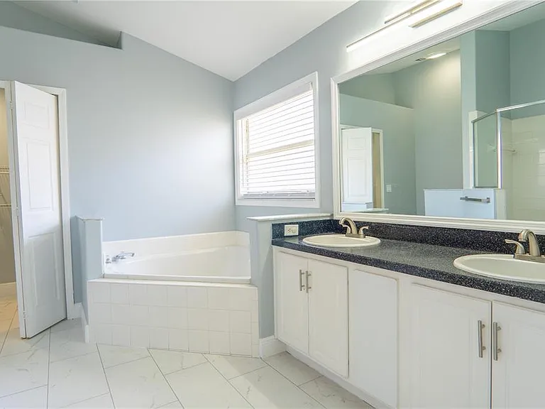 136 Seneca Point Trl — Photo 16