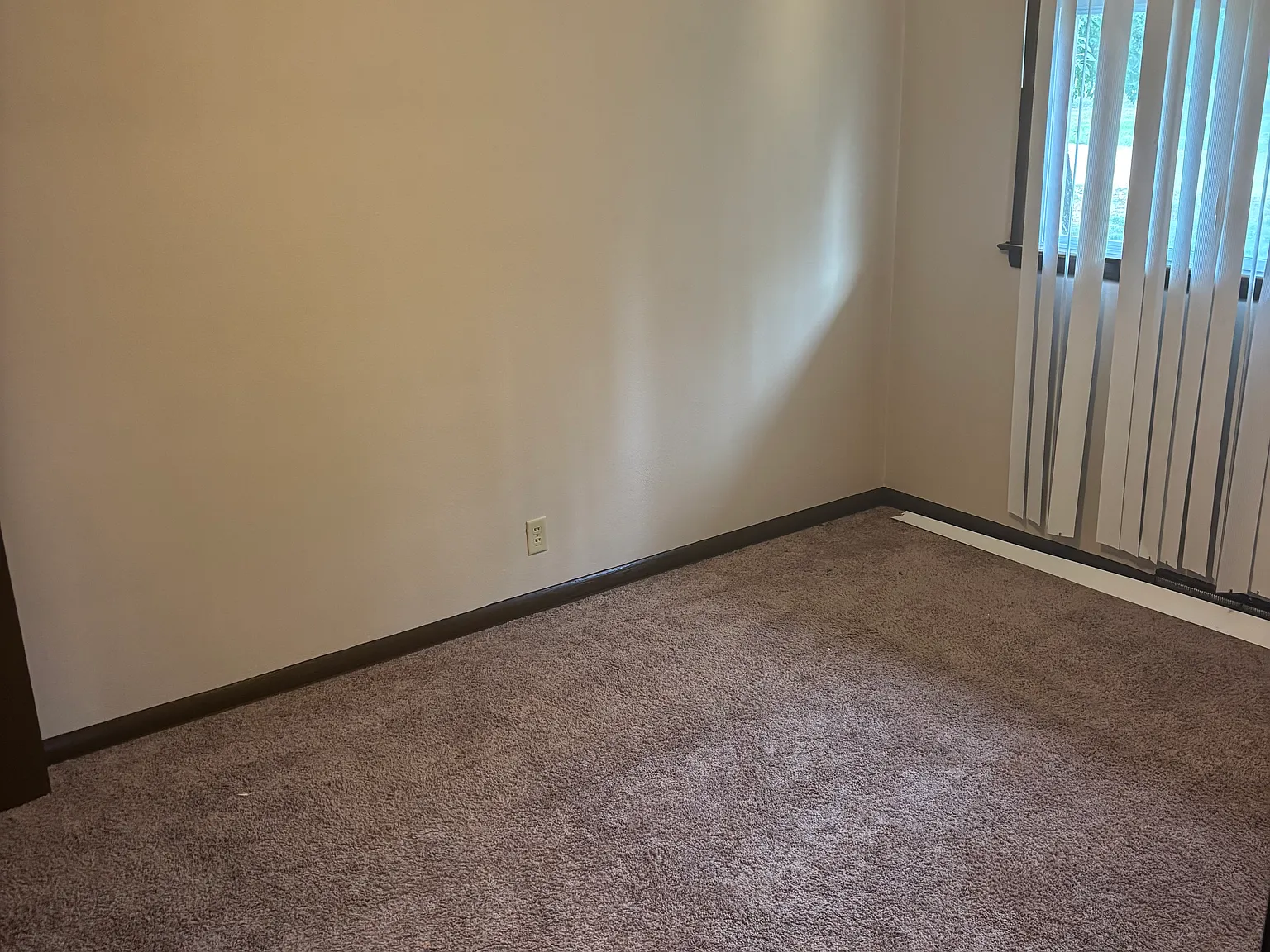 2 bed, 750 sqft, $975 — Photo 2