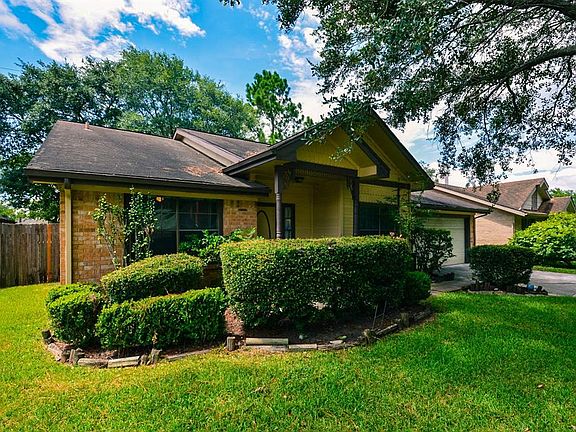 3rd image of 2015 Shorewood Ln