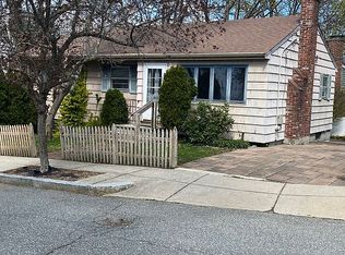 35 Crosstown Ave, West Roxbury, MA 02132