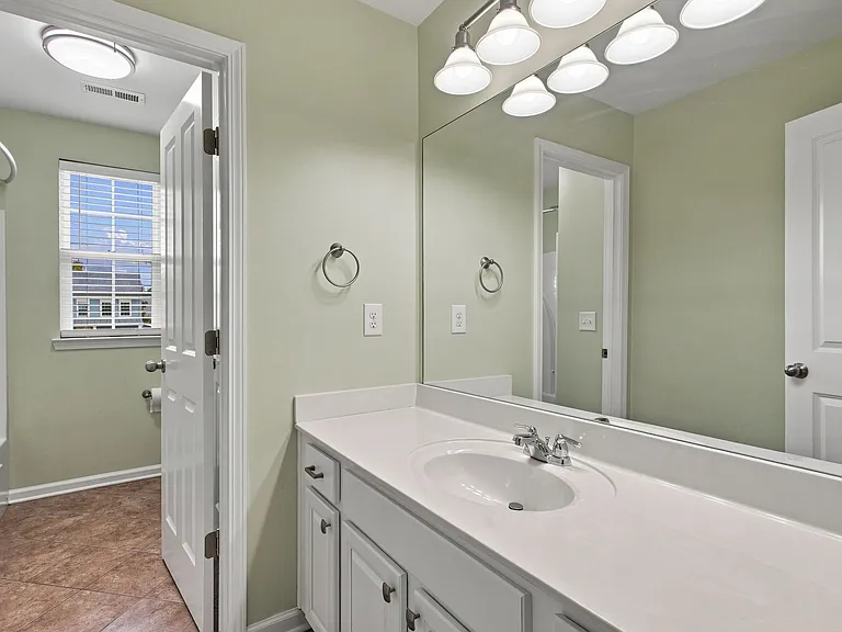 2055 Hemlock Dr #1 — Photo 24