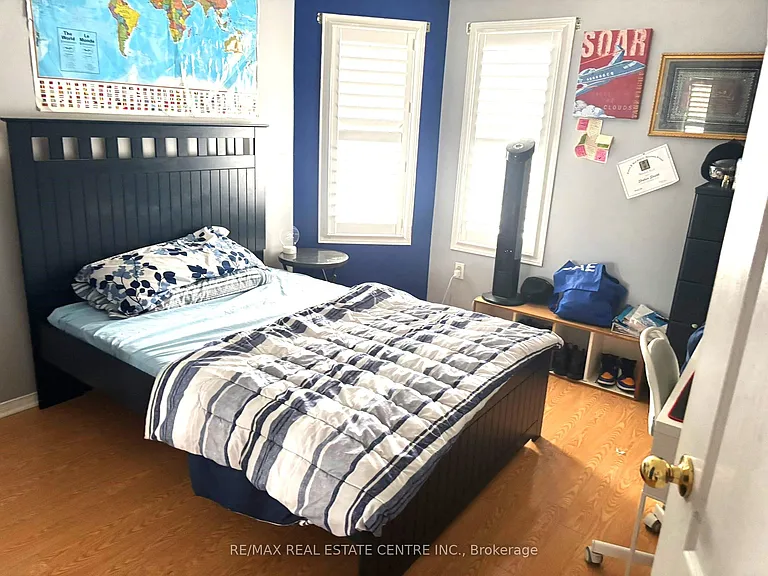 21 Robertson Davies Dr — Photo 11
