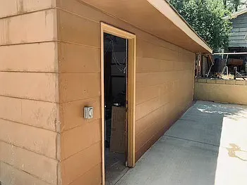 Detached garage
