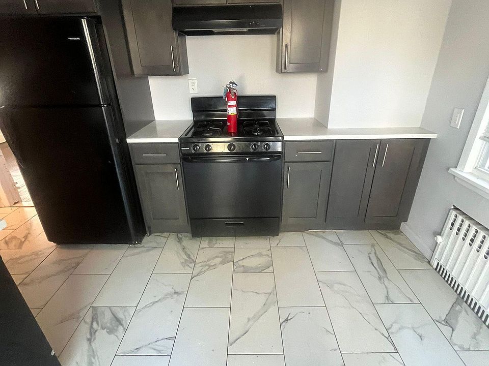 1st image of 132 Franklin Ave APT 1