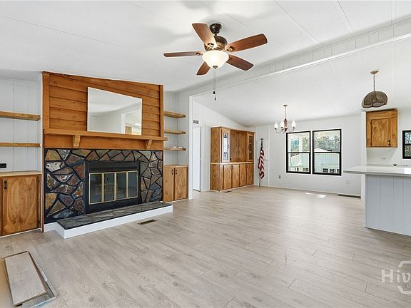 5th image of 58 Pine Ridge Court