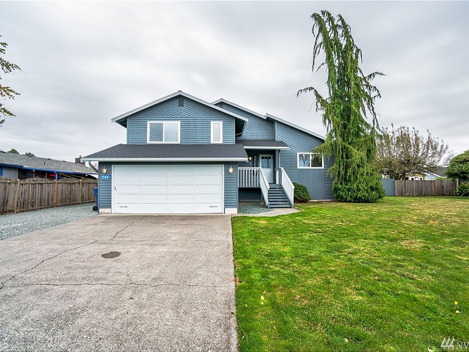 Welcome Home to 706 Kodiak Dr! Wonderful, quiet neighborhood and just a short drive to shopping, schools, restaurants and the easiest I-5 access you'll find. A commuters dream!