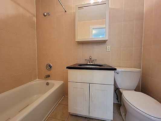 5th image of 108 Charles St APT 1B