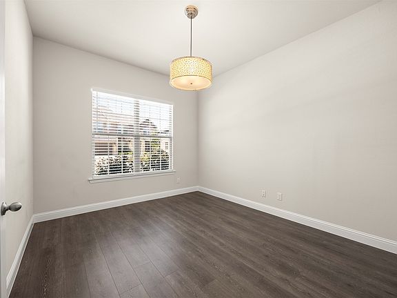 5th image of 413 Winding Creek Ln