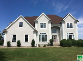 943 Wynstone Dr, Jefferson, SD 57038