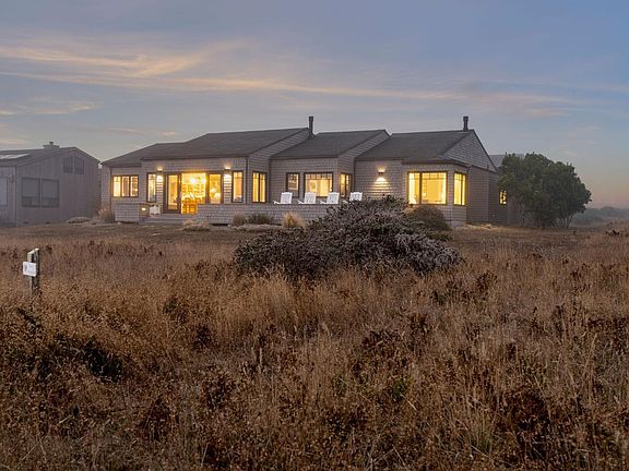 2nd image of 200 Del Mar Point