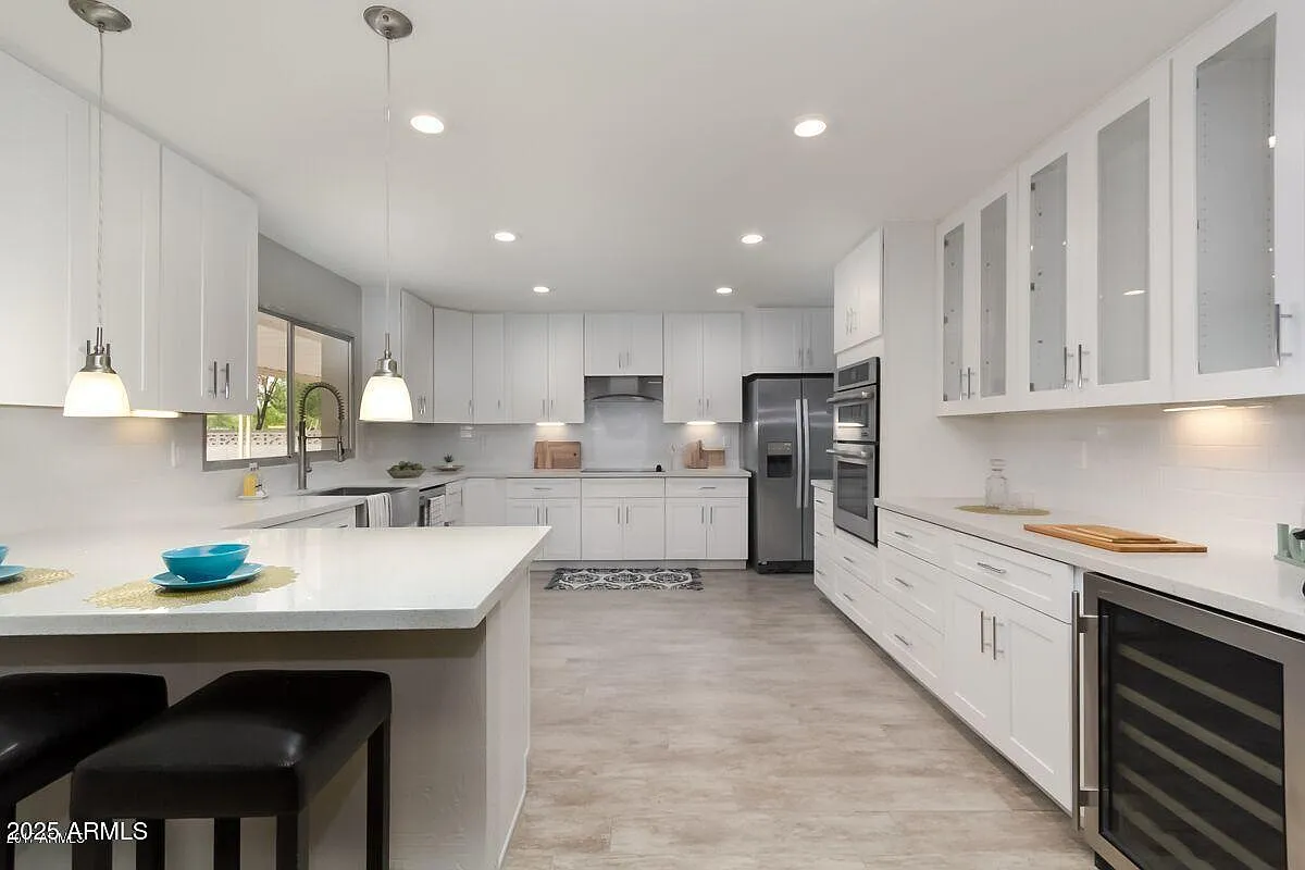 4 bed, 2.5 bath, 2840 sqft, $3,299 — Photo 1