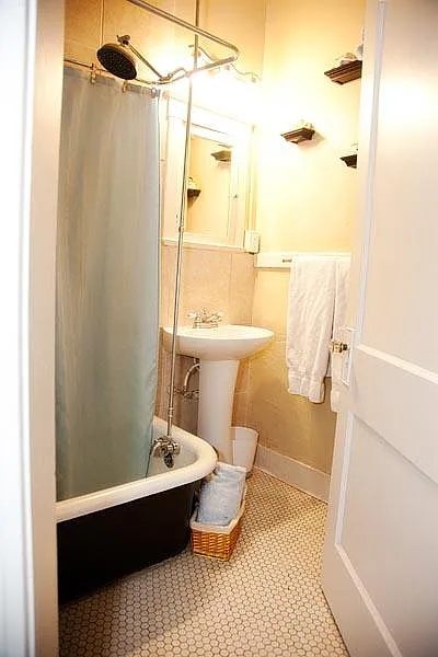 521 E 14th Ave — Photo 3