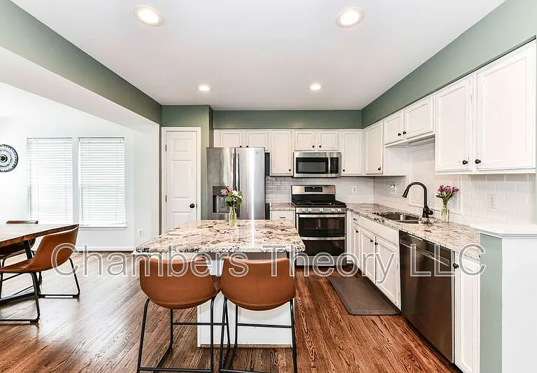 235 Shirley Sq SE — Photo 10
