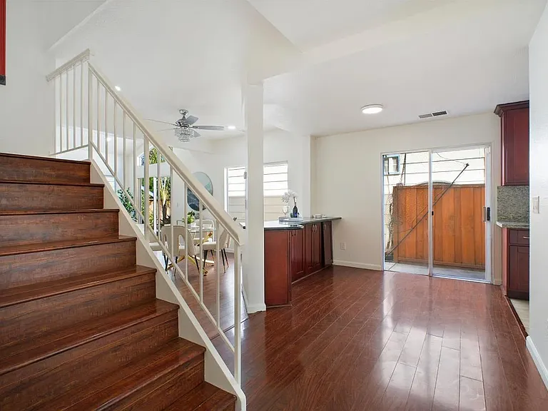 1796 Lucretia Ave — Photo 10