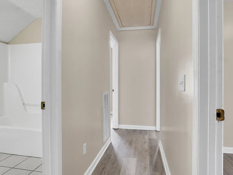1452 Middleborough Ct — Photo 10