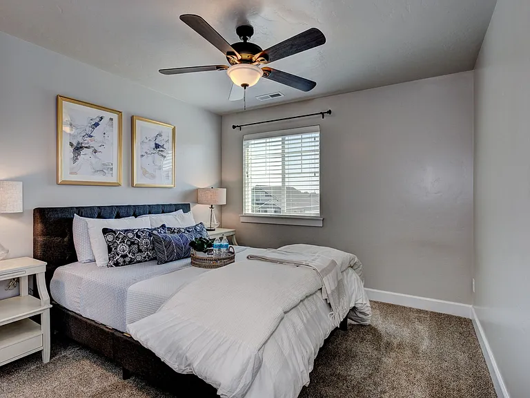 2580 E Blackstone Dr — Photo 37