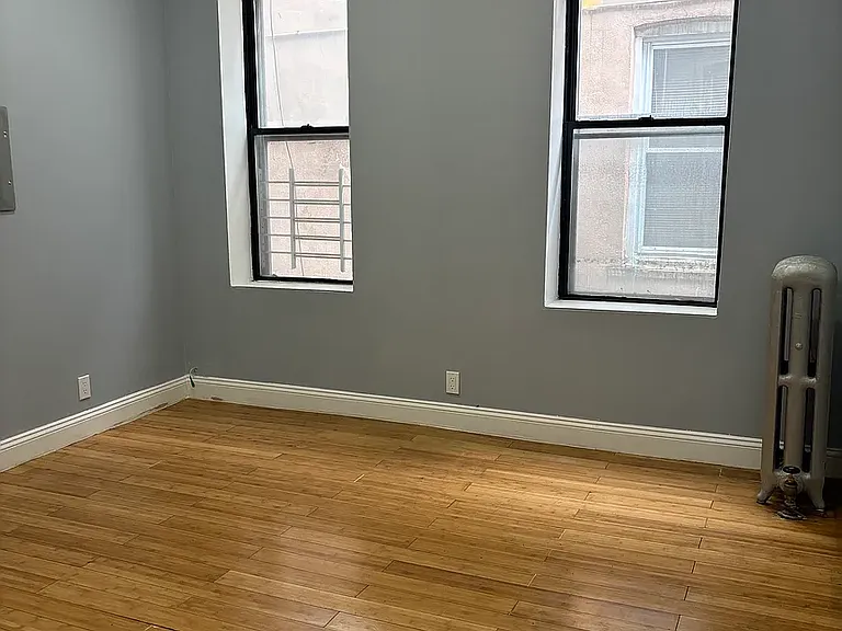 220 E 95th St #1 — Photo 5
