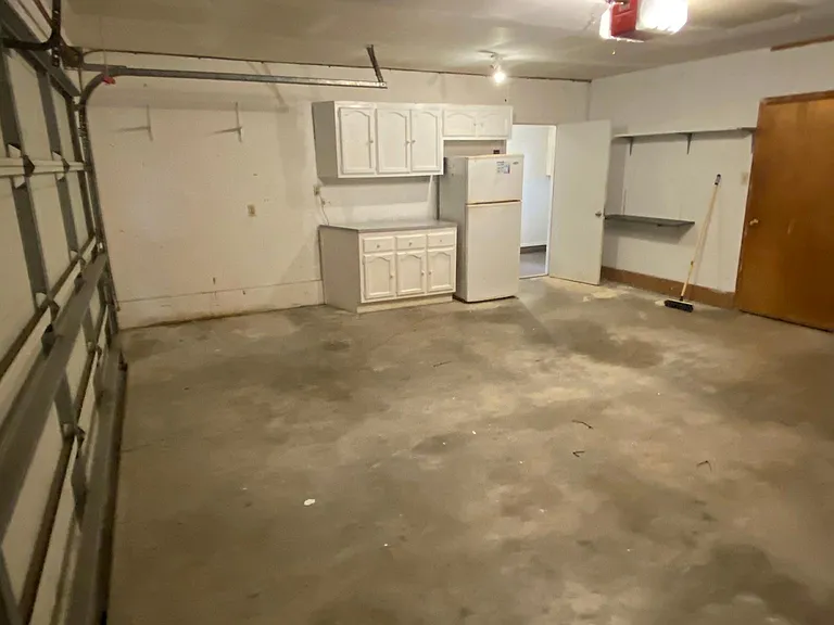 943 Waterview St — Photo 5