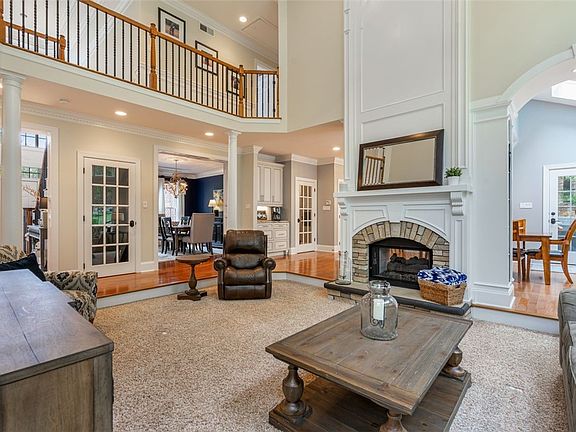 4th image of 909 Big Bear Ct