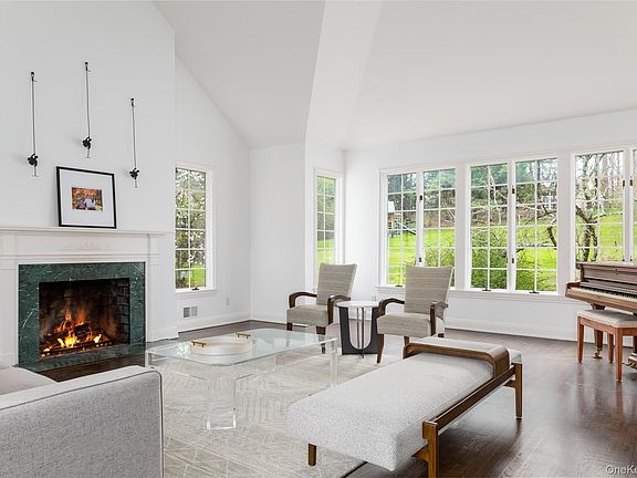 5th image of 12 Hampton Road