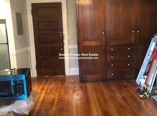 377 Commonwealth Ave APT 4B, Boston, MA 02115