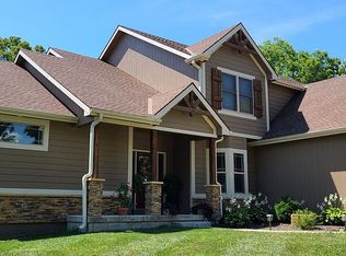 18059 178th St, Tonganoxie, KS 66086