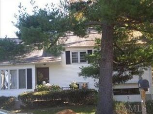 12 Ludlow Dr, Poughkeepsie, NY 12603