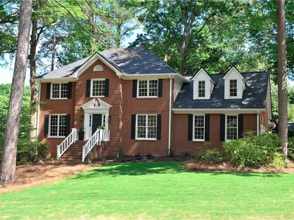 5250 Beech Forest Dr SW, Lilburn, GA 30047