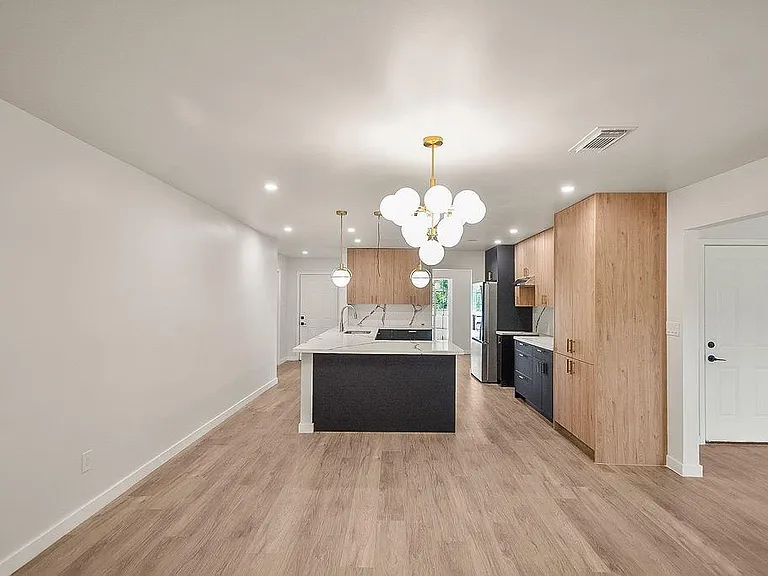 5514 Chantilly Ln — Photo 6