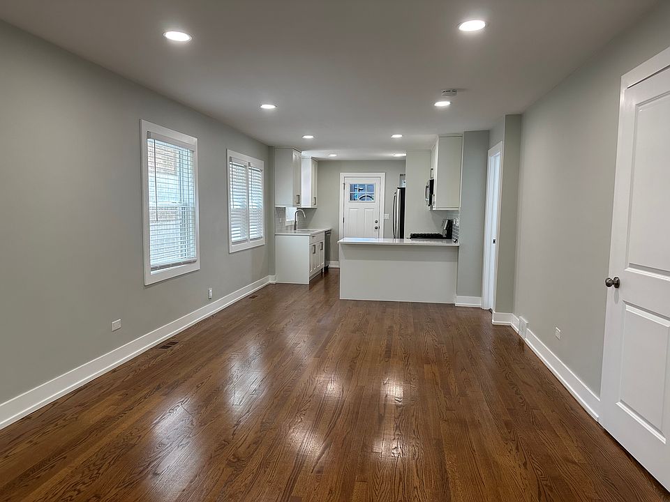 1st image of 5144 N Avers Ave #2