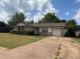 707 N Lisa Ln, Cedar Hill, TX 75104