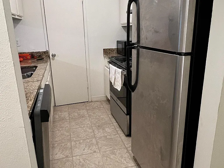 3619 W Markham St #9 — Photo 9