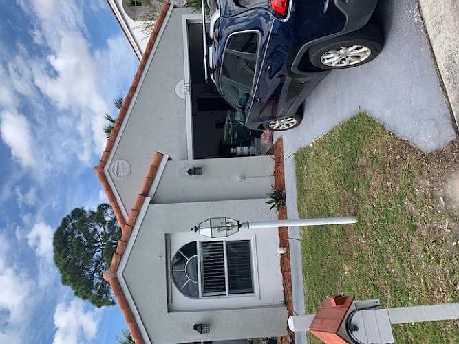 1st image of 103 Applewood Dr